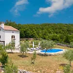 Rustic Holiday House Harmonie With Private Pool And Large Garden - Kapovci, Island Krk Case de vacanță