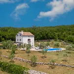 Rustic Holiday House Harmonie With Private Pool And Large Garden - Kapovci, Island Krk Case de vacanță *