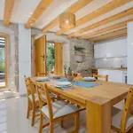 Case de vacanță Rustic Holiday House Harmonie With Private Pool And Large Garden - Kapovci, Island Krk