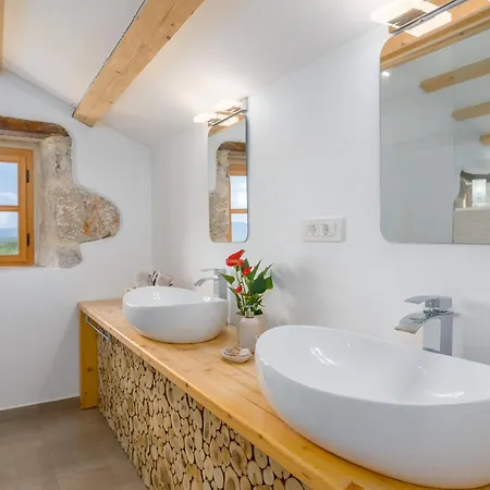 Rustic House Harmonie With Private Pool And Large Garden - Kapovci, Island Krk Brusici