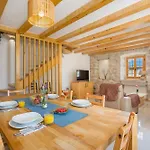 Rustic Holiday House Harmonie With Private Pool And Large Garden - Kapovci, Island Krk Nyaraló