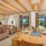 Nyaraló Rustic Holiday House Harmonie With Private Pool And Large Garden - Kapovci, Island Krk