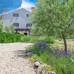 Nyaraló Rustic Holiday House Harmonie With Private Pool And Large Garden - Kapovci, Island Krk