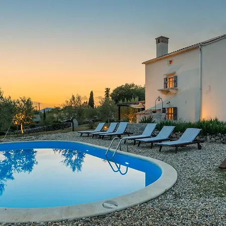 Rustic House Harmonie With Private Pool And Large Garden - Kapovci, Island Krk 別荘