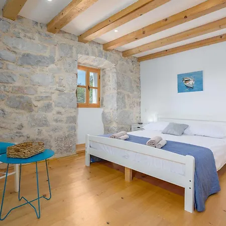 Rustic House Harmonie With Private Pool And Large Garden - Kapovci, Island Krk
