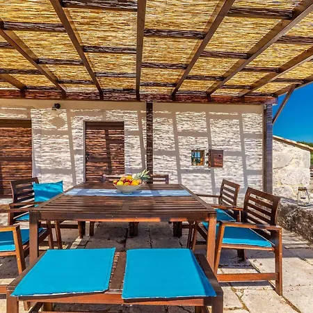 別荘 Rustic House Harmonie With Private Pool And Large Garden - Kapovci, Island Krk *