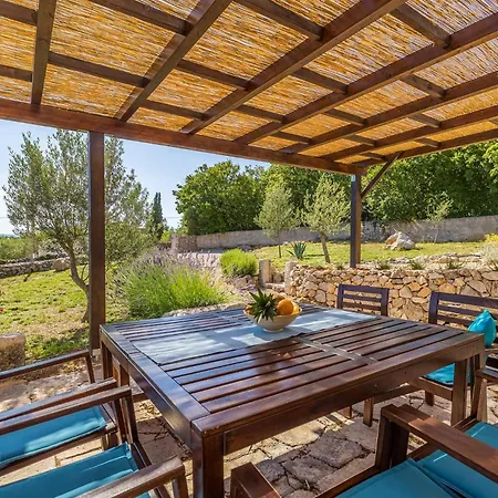 Rustic House Harmonie With Private Pool And Large Garden - Kapovci, Island Krk 別荘 Brusići