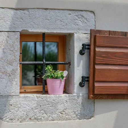 Rustic House Harmonie With Private Pool And Large Garden - Kapovci, Island Krk 別荘