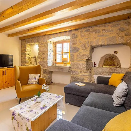 Rustic House Harmonie With Private Pool And Large Garden - Kapovci, Island Krk Case de vacanță *